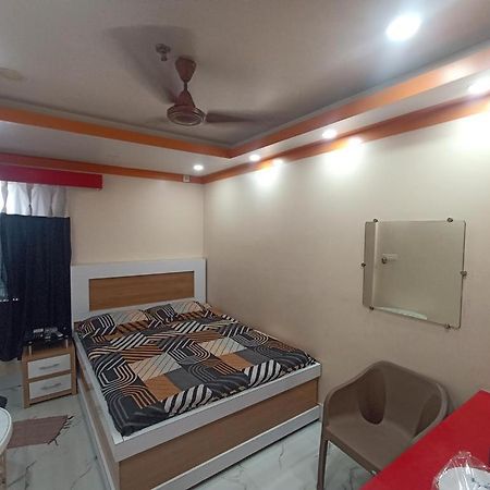 Hotel Anurag Palace アガルタラ エクステリア 写真