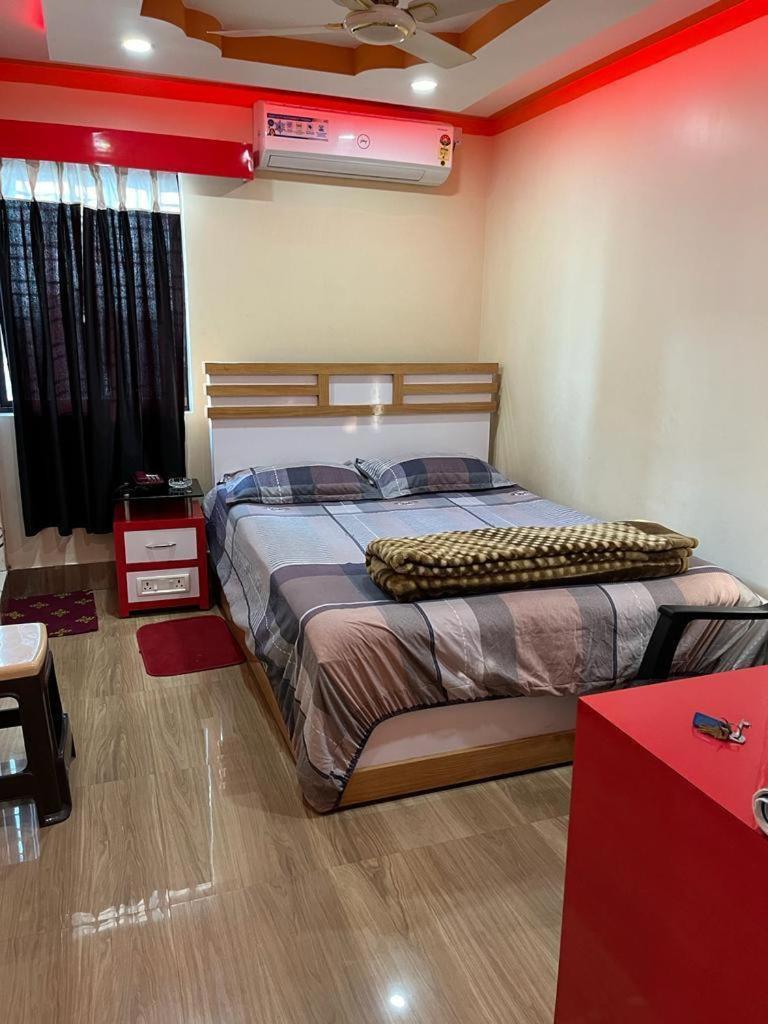Hotel Anurag Palace アガルタラ エクステリア 写真